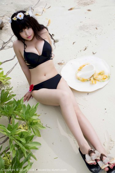 极品翘臀白乳校花在胯下娇喘