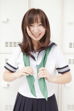扒开粉嫩小泬把舌头伸进去添视频